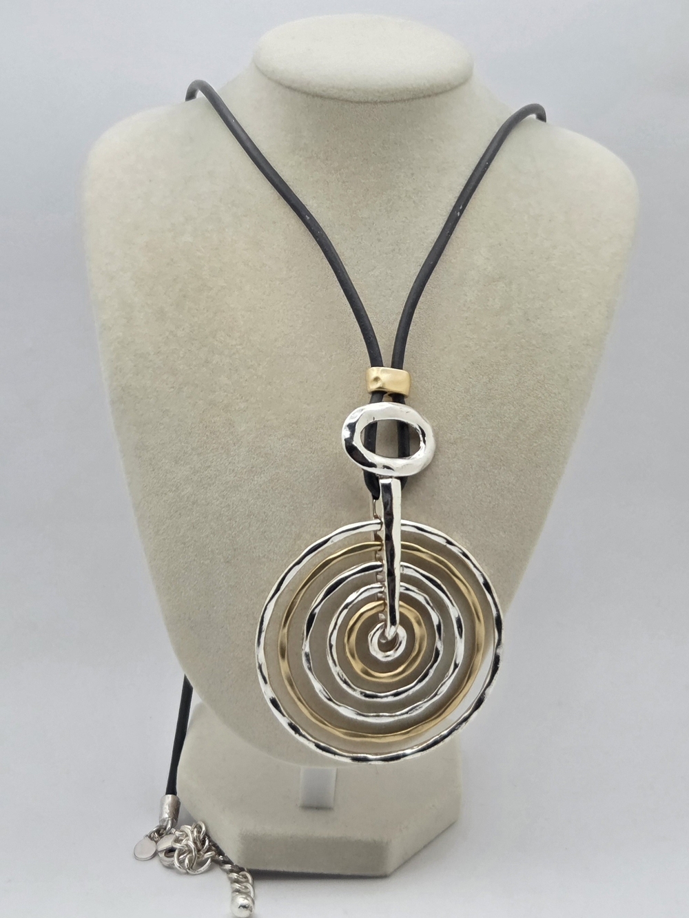 Chico's Mixed-Metal Concentric Circle Pendant Necklace – 34"